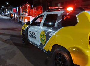 incendio-atinge-loja-e-mobiliza-equipes-de-emergencia-em-ubirata