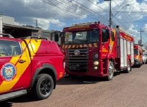 homem-fica-ferido-apos-cair-de-telhado-durante-reparo-em-cascavel