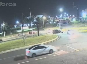 acidente-no-trevo-da-portal-e-registrado-por-camera-de-seguranca-em-cascavel