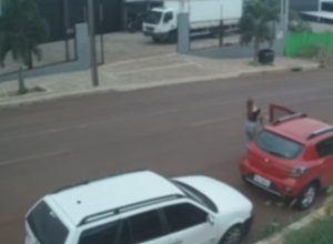 camera-registra-acidente-com-patinete-e-adolescente-fica-gravemente-ferida-em-cascavel