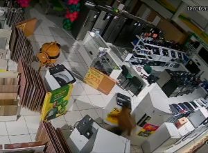 loja-e-furtada-durante-a-madrugada-no-bairro-floresta,-em-cascavel