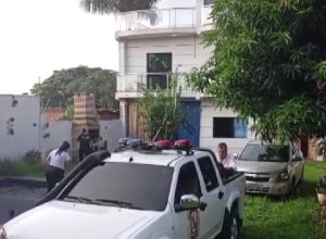 14-pessoas-sao-detidas-em-casa-que-era-usada-como-falsa-delegacia-brasileira-em-ciudad-del-este
