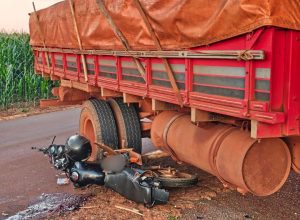 mulher-morre-em-acidente-em-estrada-rural-de-toledo