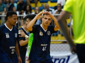 minas-goleia-o-abarka-na-ida-da-copa-do-brasil