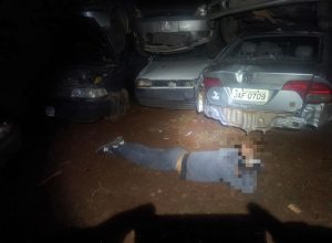 homem-e-preso-ao-tentar-furtar-pecas-no-patio-da-transitar-em-cascavel