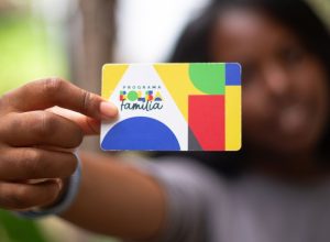 caixa-paga-bolsa-familia-a-beneficiarios-com-nis-de-final-4