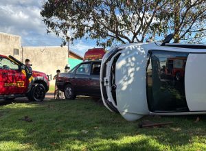 batida-seguida-de-capotamento-deixa-jovem-ferido-no-bairro-santa-cruz,-em-cascavel