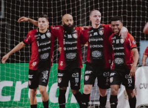 campo-mourao-futsal-sofre-virada-para-o-parana-clube-e-perde-a-primeira-na-serie-ouro 