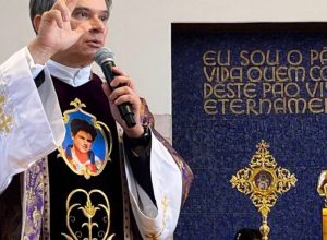 peregrinacao-de-reliquias-de-carlo-acutis-percorre-escolas-e-igrejas-pelo-brasil