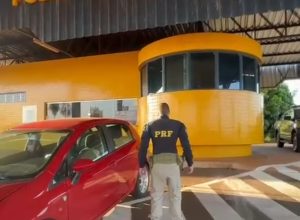 prf-apreende-150-kg-de-maconha-espalhados-em-assoalho-e-porta-malas-de-veiculo-na-br-272