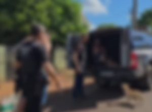 policia-desarticula-quadrilha-responsavel-pelo-“delivery-do-trafico”;-r$-2-mil-e-drogas