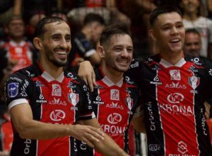 joinville-vence-corinthians-na-estreia-e-cola-na-lideranca-da-lnf-cresol-2026