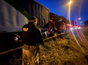 engavetamento-na-br-116-deixa-tres-mortos-e-um-ferido-na-grande-curitiba