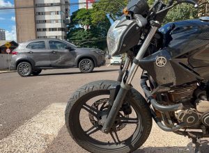 motociclista-fica-ferida-apos-acidente-no-centro-de-cascavel