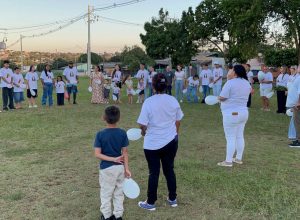 ato-reune-familiares-e-amigos-em-memoria-de-jovem-e-por-justica-em-cascavel