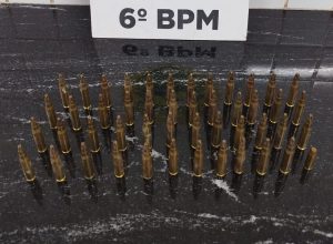 disparo-acidental-deixa-mulher-ferida-e-municoes-sao-apreendidas-em-cascavel