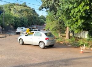 motorista-de-23-anos-e-flagrado-dormindo-ao-volante-em-cruzamento-no-bairro-parque-sao-paulo