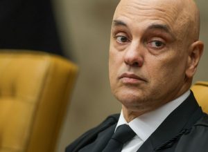 moraes-aumenta-restricao-para-voos-de-drones-na-casa-de-bolsonaro