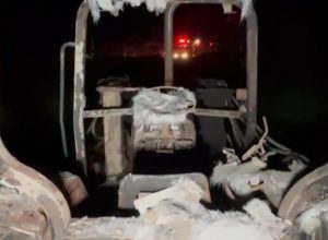 incendio-atinge-barracao-com-maquinas-agricolas-em-santa-tereza-do-oeste