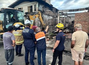 bombeiros-localizam-quarta-vitima-da-queda-de-aviao-no-rs