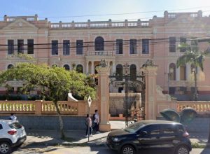 incendio-atinge-predio-historico-no-litoral-do-parana;-governador-cria-forca-tarefa