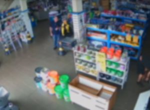 cameras-registram-homem-rompendo-tornozeleira-eletronica-em-cascavel