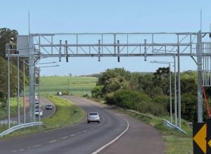pedagio-free-flow-enfrenta-resistencia-politica-e-preocupa-setor-de-transporte-no-parana