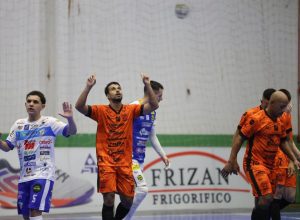 dracena-vence-lages-na-estreia-da-lnf-silver-cresol