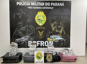 bpfron-e-policia-federal-apreendem-mais-de-100-kg-de-maconha-em-onibus-em-cascavel