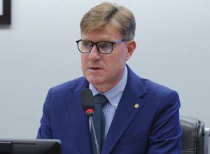 quem-e-o-deputado-que-passou-por-quatro-partidos-em-menos-de-um-mes