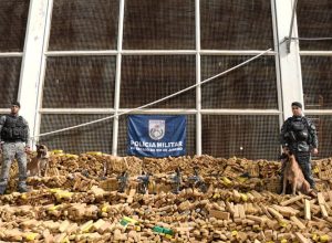 rj:-operacao-na-mare-apreende-recorde-de-48-toneladas-de-drogas