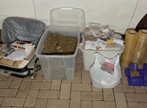 acao-da-policia-militar-termina-com-prisao-e-apreensao-de-drogas-em-cascavel