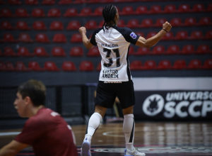 corinthians-faz-jogo-dominante-e-goleia-o-praia-grande-na-estreia-do-paulista-de-futsal