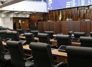 proposicoes-legislativas-sobre-ia-favorecem-controle-e-vigilancia