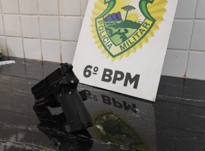 homem-e-detido-apos-causar-tumulto-com-arma-falsa-em-conveniencia-no-centro-de-cascavel