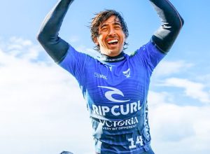 miguel-pupo-abre-temporada-do-surfe-com-vitoria-em-final-brasileira