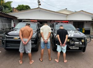 tres-jovens-sao-presos-por-roubo-apos-acao-da-policia-civil-em-ceu-azul