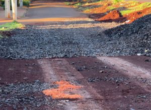 moradores-cobram-avanco-de-obra-apos-acidente-na-rua-poente-do-sol,-em-cascavel