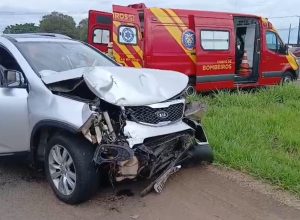 acidente-entre-suv-e-caminhao-deixa-homem-ferido-na-br-467,-em-cascavel