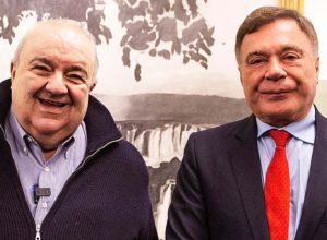 mdb-oficializa-pre-candidaturas-de-rafael-greca-ao-governo-e-alvaro-dias-ao-senado