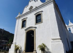 o-que-falta-para-a-restauracao-da-igreja-de-250-anos-construida-com-conchas-e-oleo-de-baleia