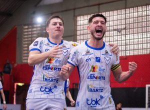 velez-vence-sport-fora-de-casa-e-assume-a-lideranca-da-lnf-silver