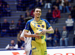 fixo-biel-marca-o-gol-50-do-pato-futsal-na-arena-claudio-petrycoski