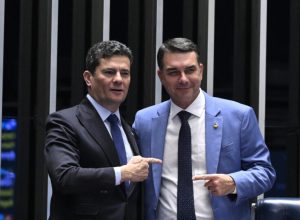 “quem-nao-deve,-nao-teme”:-sergio-moro-sai-em-defesa-de-flavio-bolsonaro