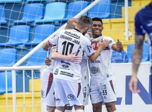 campo-mourao-vence-o-tubarao-fora-de-casa-pela-lnf-cresol