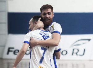 velez-camaqua-vence-o-vasco-fora-de-casa-e-segue-lider-da-lnf-silver-cresol