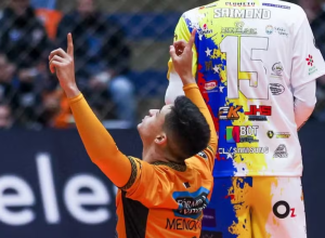 magnus-goleia-centauros-ven,-mantem-100%-e-avanca-lider-as-quartas-da-libertadores-de-futsal