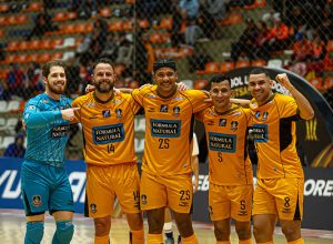 magnus-goleia-o-nacional-uru-e-pega-o-boca-juniors-na-semi-da-libertadores-de-futsal