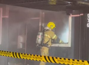 incendio-destroi-quarto-de-residencia-e-deixa-homem-ferido-no-cascavel-velho
