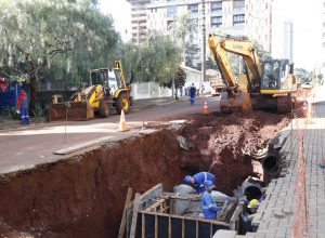 prefeitura-avanca-com-obra-de-drenagem-na-rua-olavo-bilac